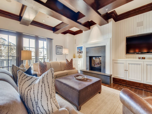 Contemporary Private Three Bedroom Residence In Vail